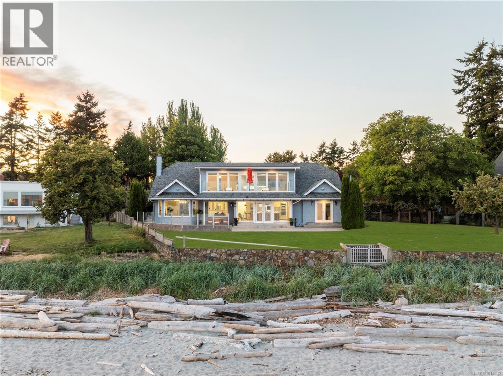 3905B Cadboro Bay Rd, Saanich, British Columbia