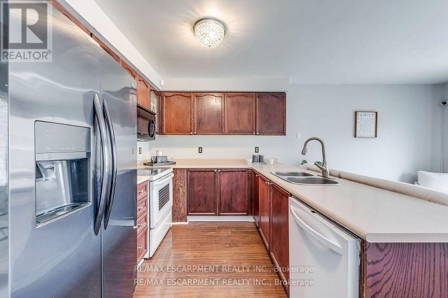 1157 Charminster Crescent, Mississauga, Ontario  L5V 1P9 - Photo 17 - W12412174