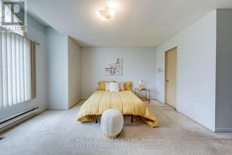 1157 Charminster Crescent, Mississauga, Ontario  L5V 1P9 - Photo 21 - W12412174