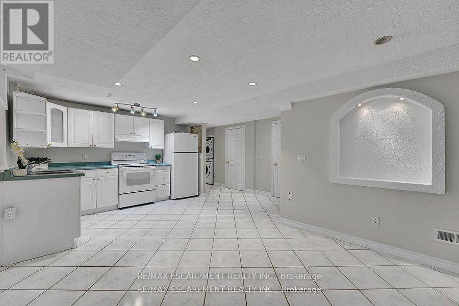 1157 Charminster Crescent, Mississauga, Ontario  L5V 1P9 - Photo 27 - W12412174