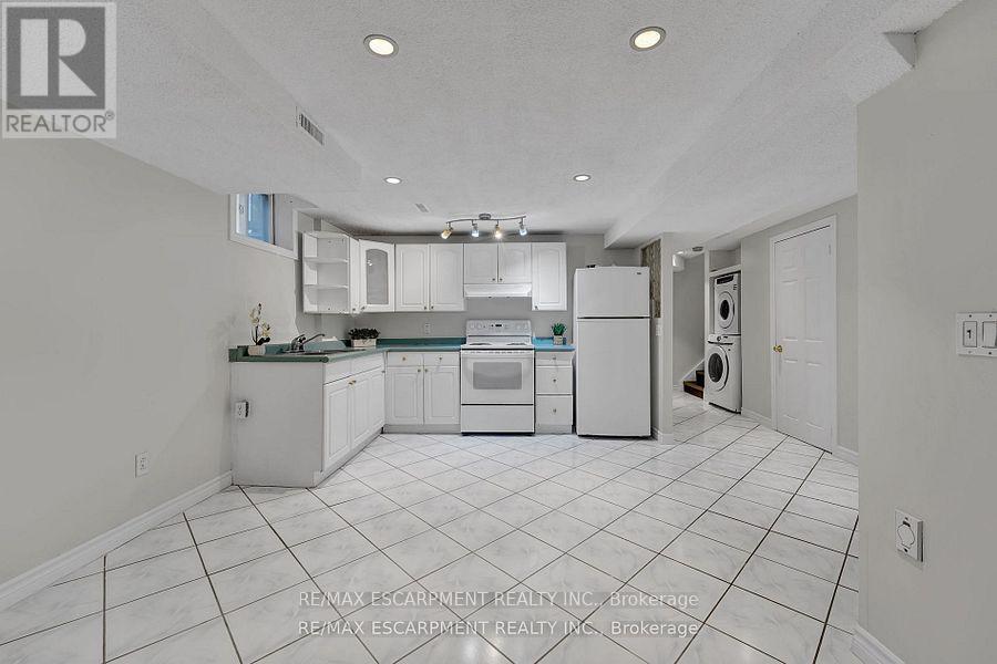 1157 Charminster Crescent, Mississauga, Ontario  L5V 1P9 - Photo 28 - W12412174