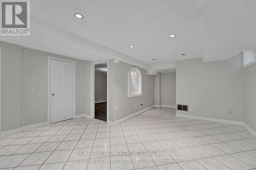 1157 Charminster Crescent, Mississauga, Ontario  L5V 1P9 - Photo 29 - W12412174