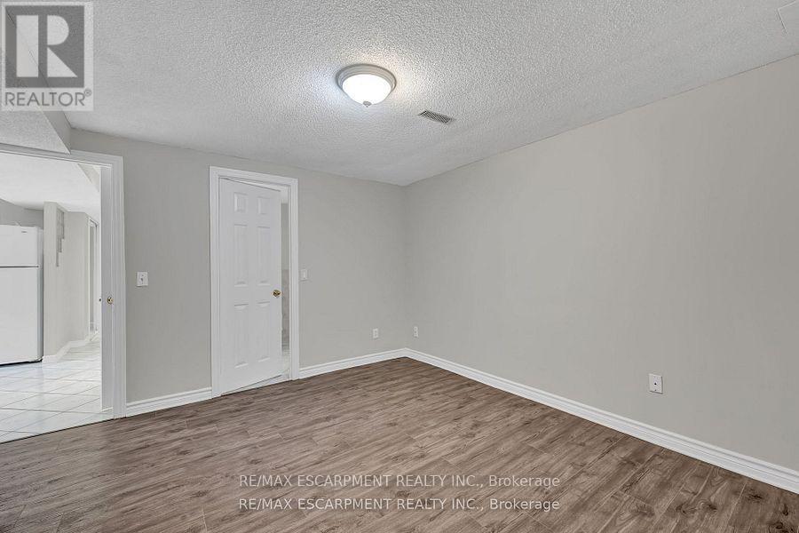 1157 Charminster Crescent, Mississauga, Ontario  L5V 1P9 - Photo 31 - W12412174