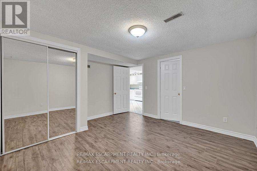 1157 Charminster Crescent, Mississauga, Ontario  L5V 1P9 - Photo 32 - W12412174