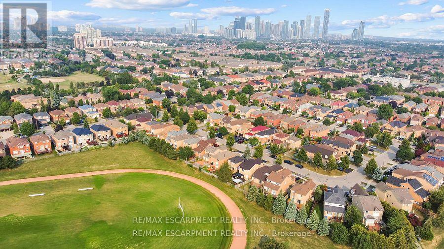 1157 Charminster Crescent, Mississauga, Ontario  L5V 1P9 - Photo 5 - W12412174