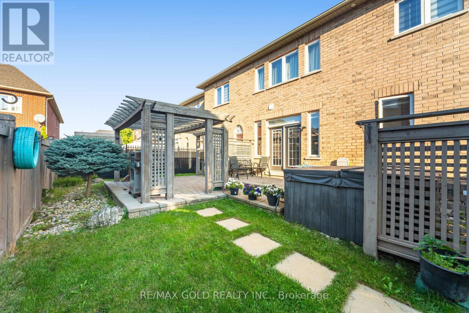 32 Eaglesprings Crescent, Brampton, Ontario  L6P 2V9 - Photo 27 - W12412179