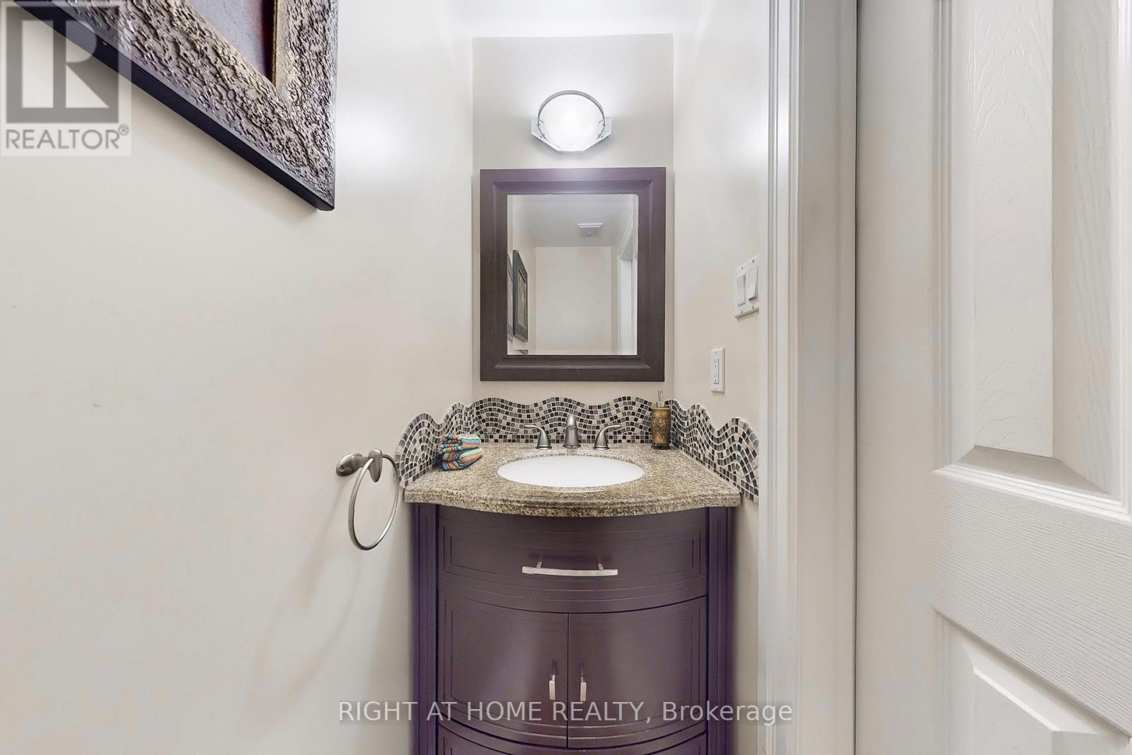 4 Peggy Anne Cove, Brampton, Ontario  L6S 5E4 - Photo 19 - W12412205