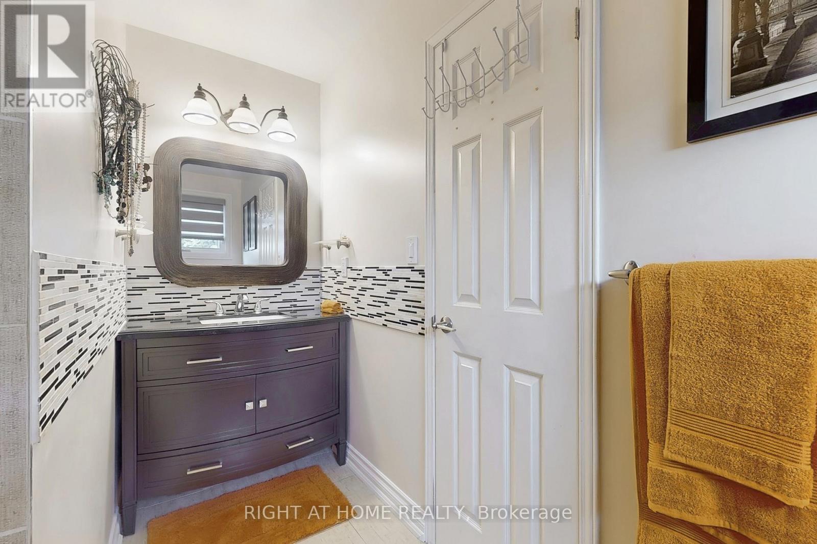 4 Peggy Anne Cove, Brampton, Ontario  L6S 5E4 - Photo 25 - W12412205