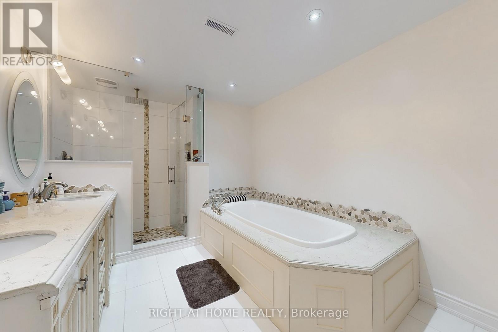 4 Peggy Anne Cove, Brampton, Ontario  L6S 5E4 - Photo 31 - W12412205