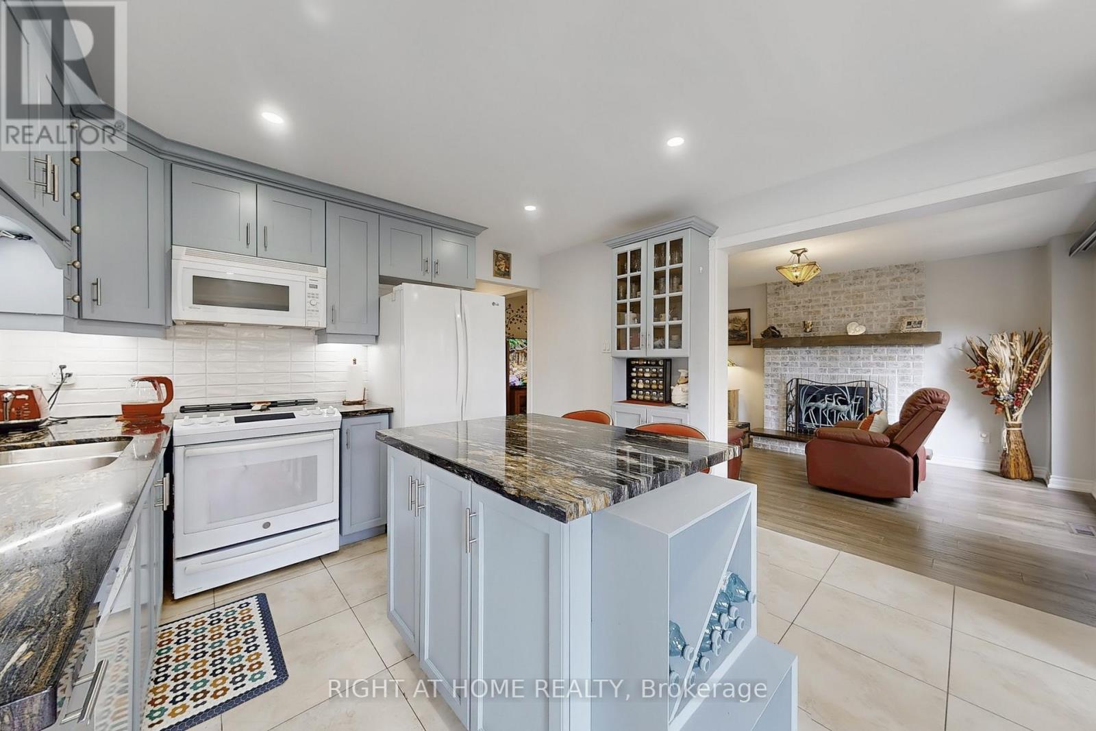4 Peggy Anne Cove, Brampton, Ontario  L6S 5E4 - Photo 6 - W12412205