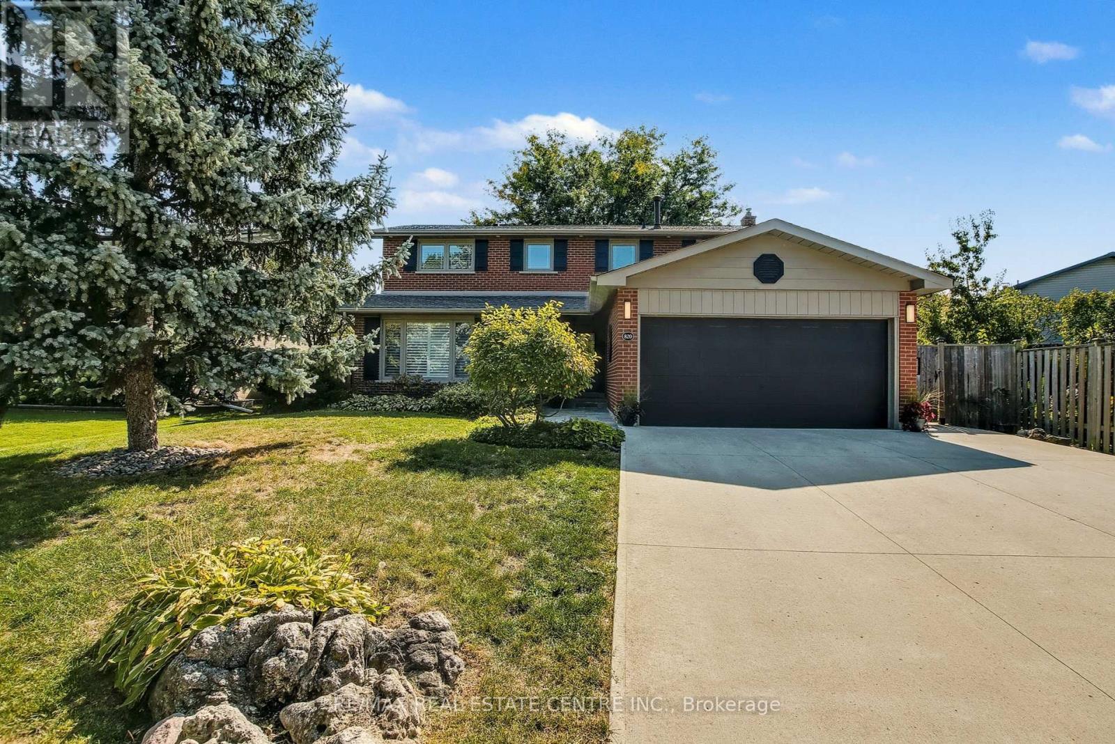 820 HEMLOCK DRIVE, Milton, Ontario