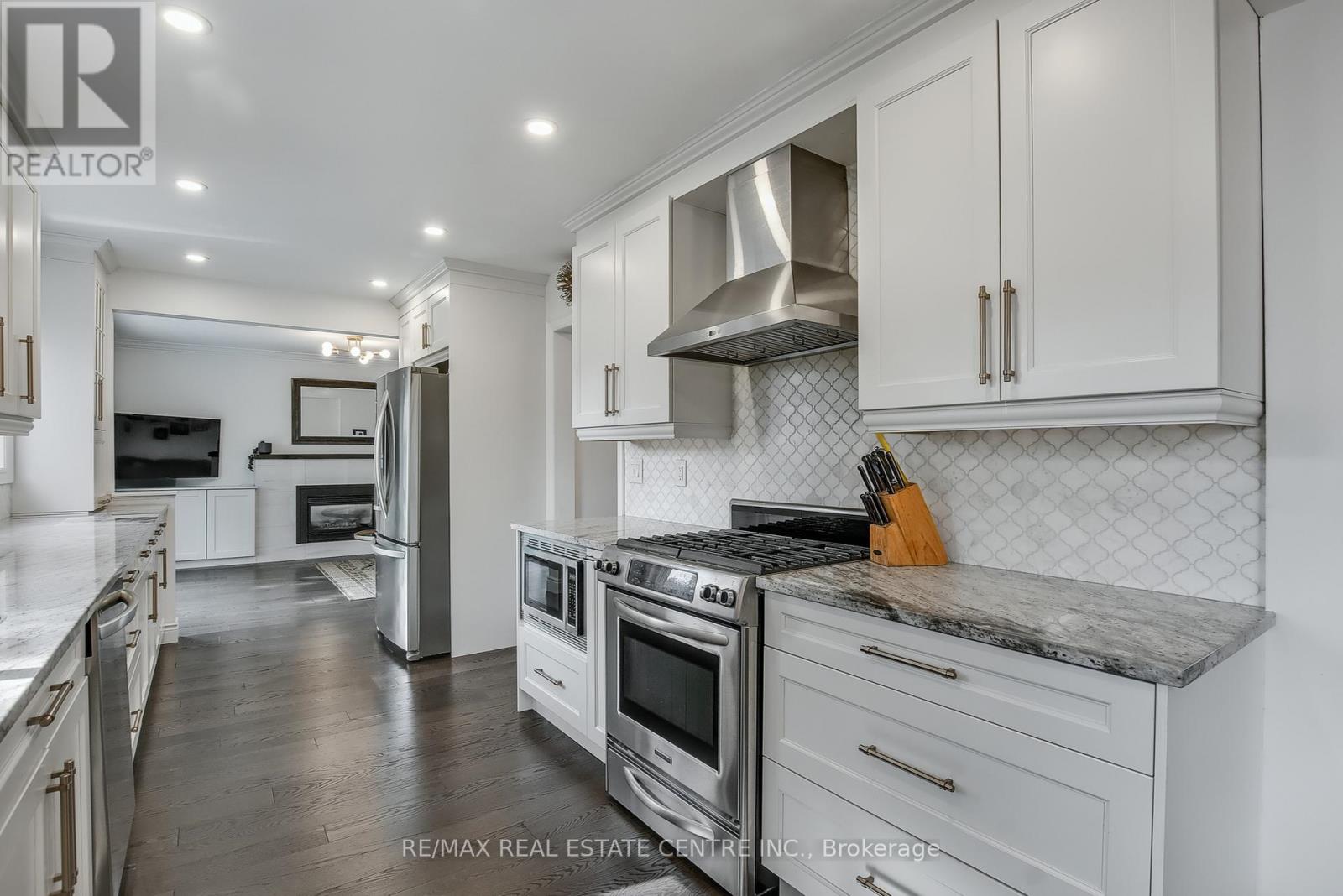 820 Hemlock Drive, Milton, Ontario  L9T 3V5 - Photo 12 - W12412231