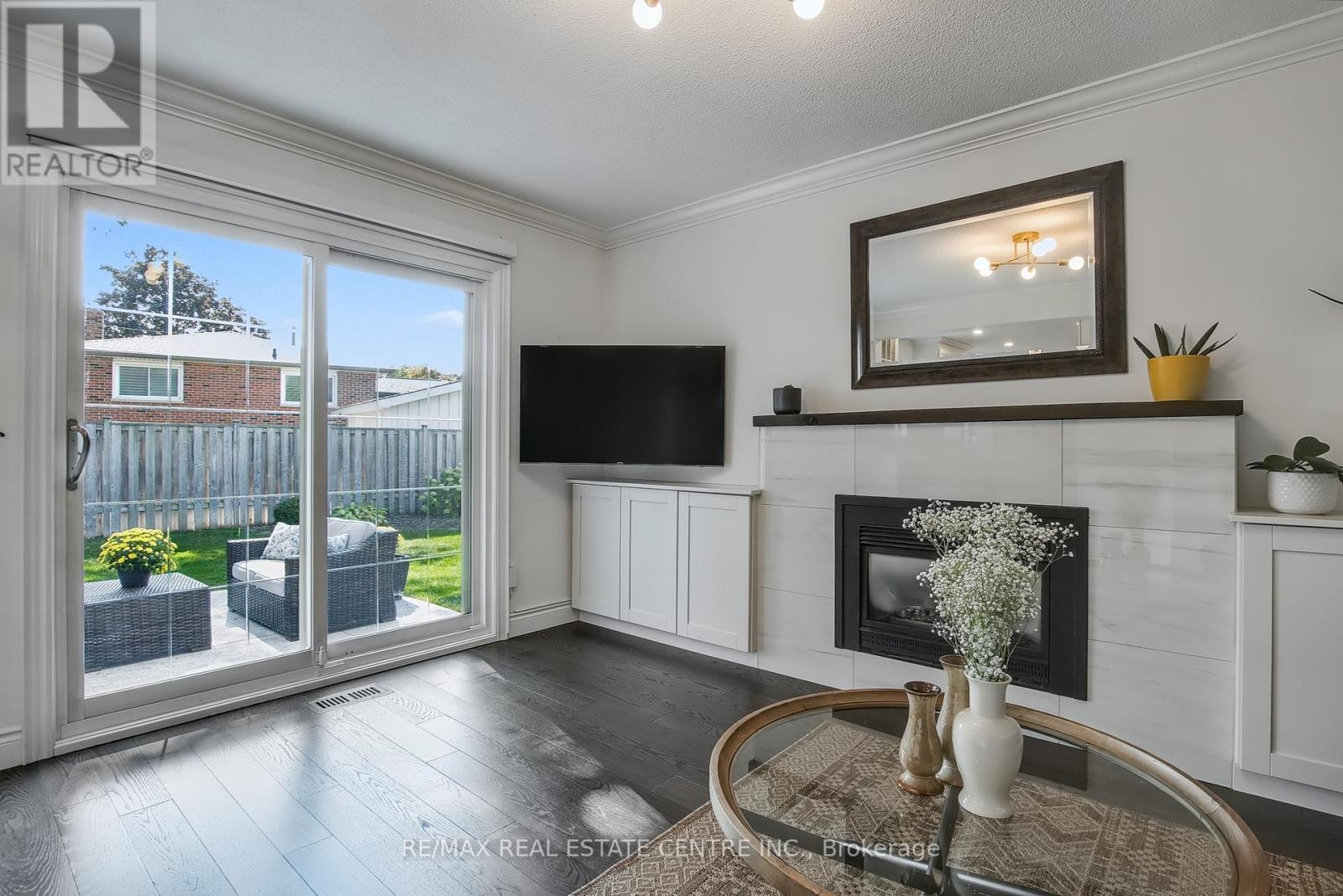 820 Hemlock Drive, Milton, Ontario  L9T 3V5 - Photo 16 - W12412231