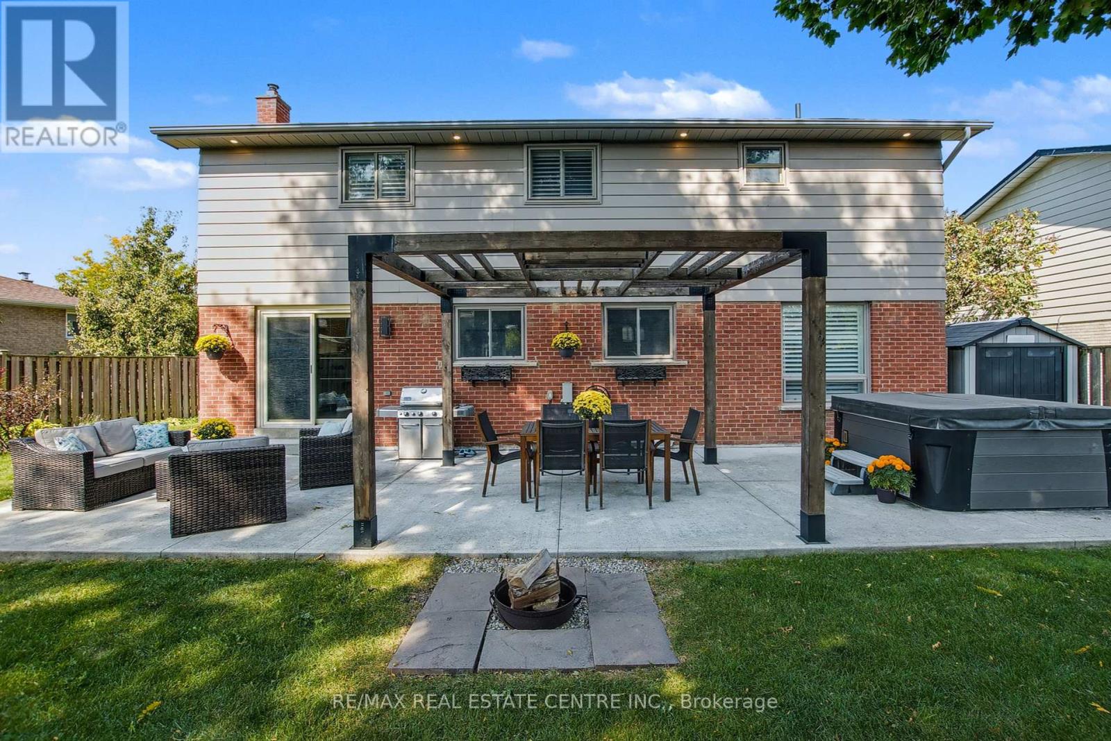 820 Hemlock Drive, Milton, Ontario  L9T 3V5 - Photo 3 - W12412231