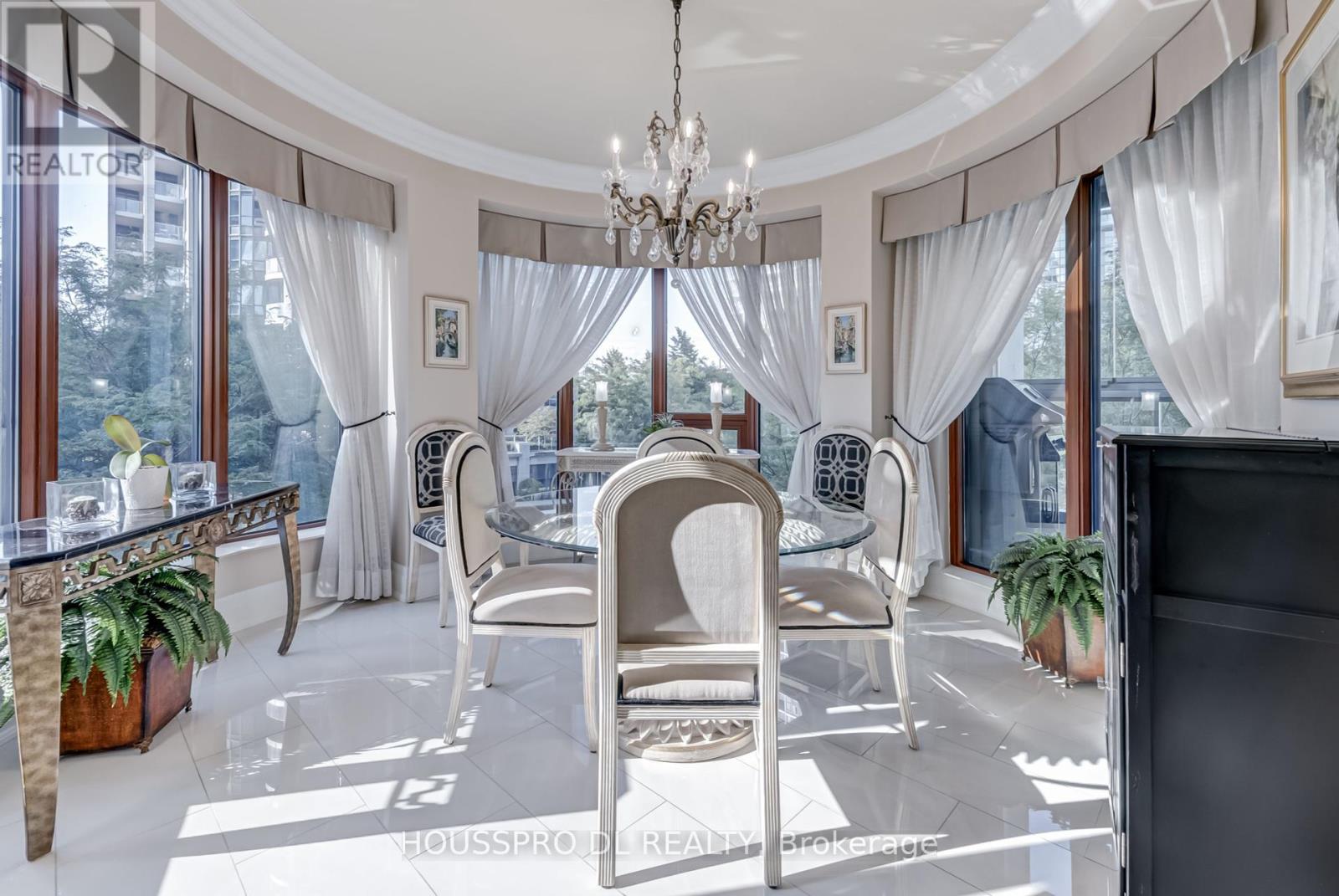 220 - 2095 Lake Shore Boulevard W, Toronto, Ontario  M8V 4G4 - Photo 11 - W12412233