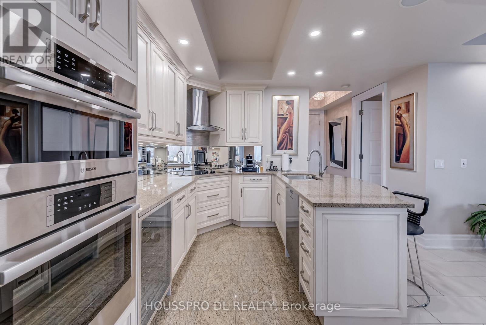 220 - 2095 Lake Shore Boulevard W, Toronto, Ontario  M8V 4G4 - Photo 18 - W12412233