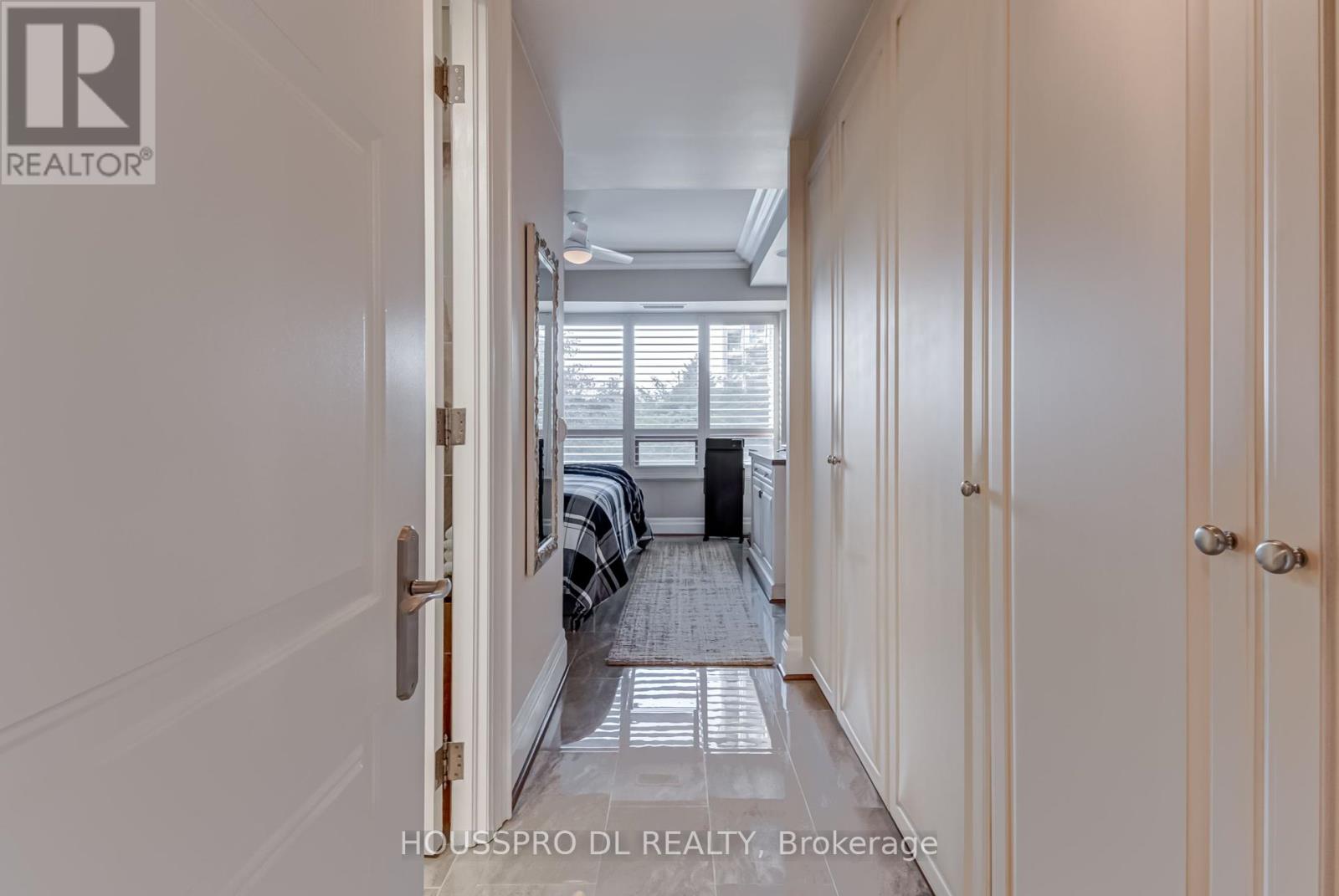 220 - 2095 Lake Shore Boulevard W, Toronto, Ontario  M8V 4G4 - Photo 22 - W12412233