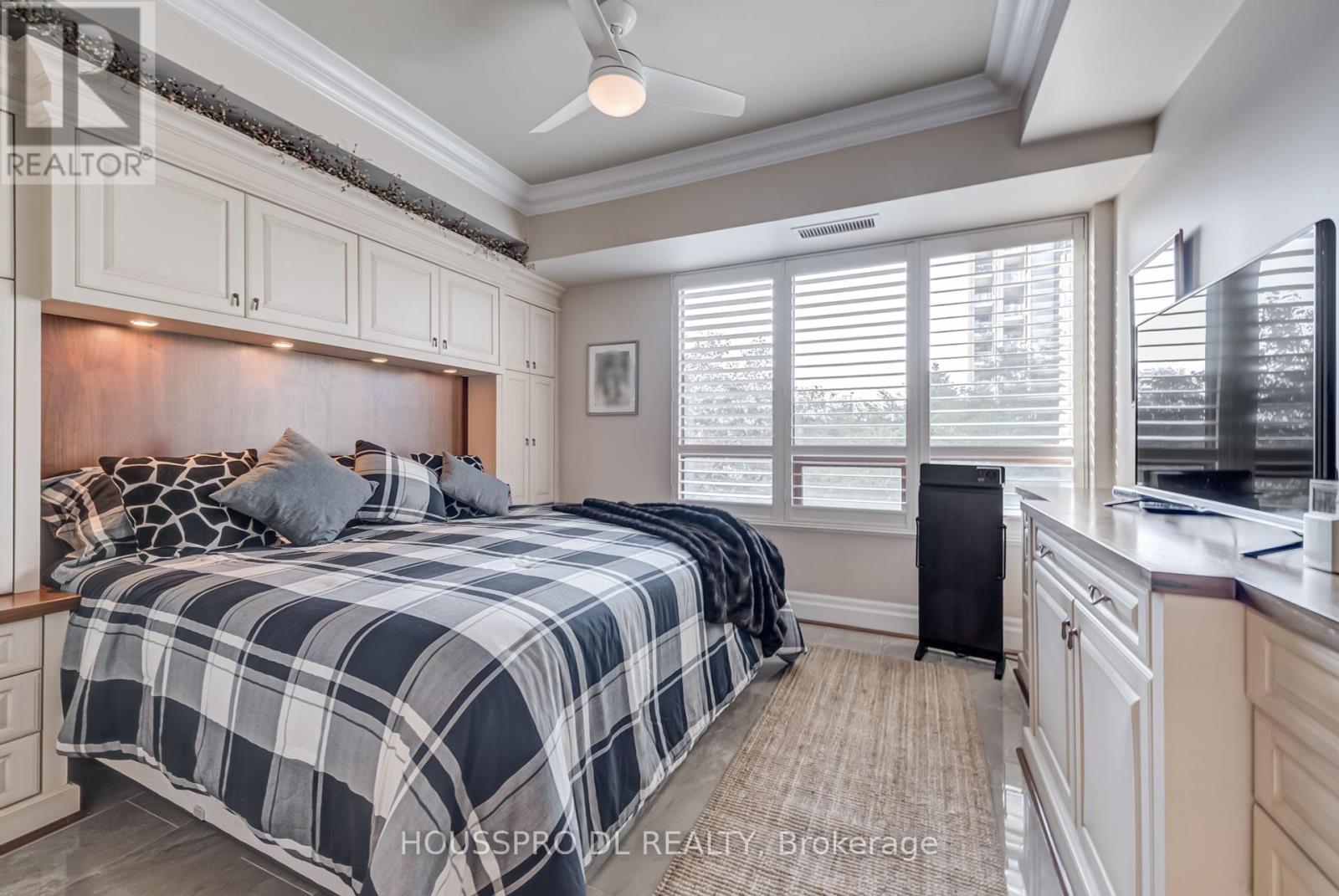 220 - 2095 Lake Shore Boulevard W, Toronto, Ontario  M8V 4G4 - Photo 23 - W12412233