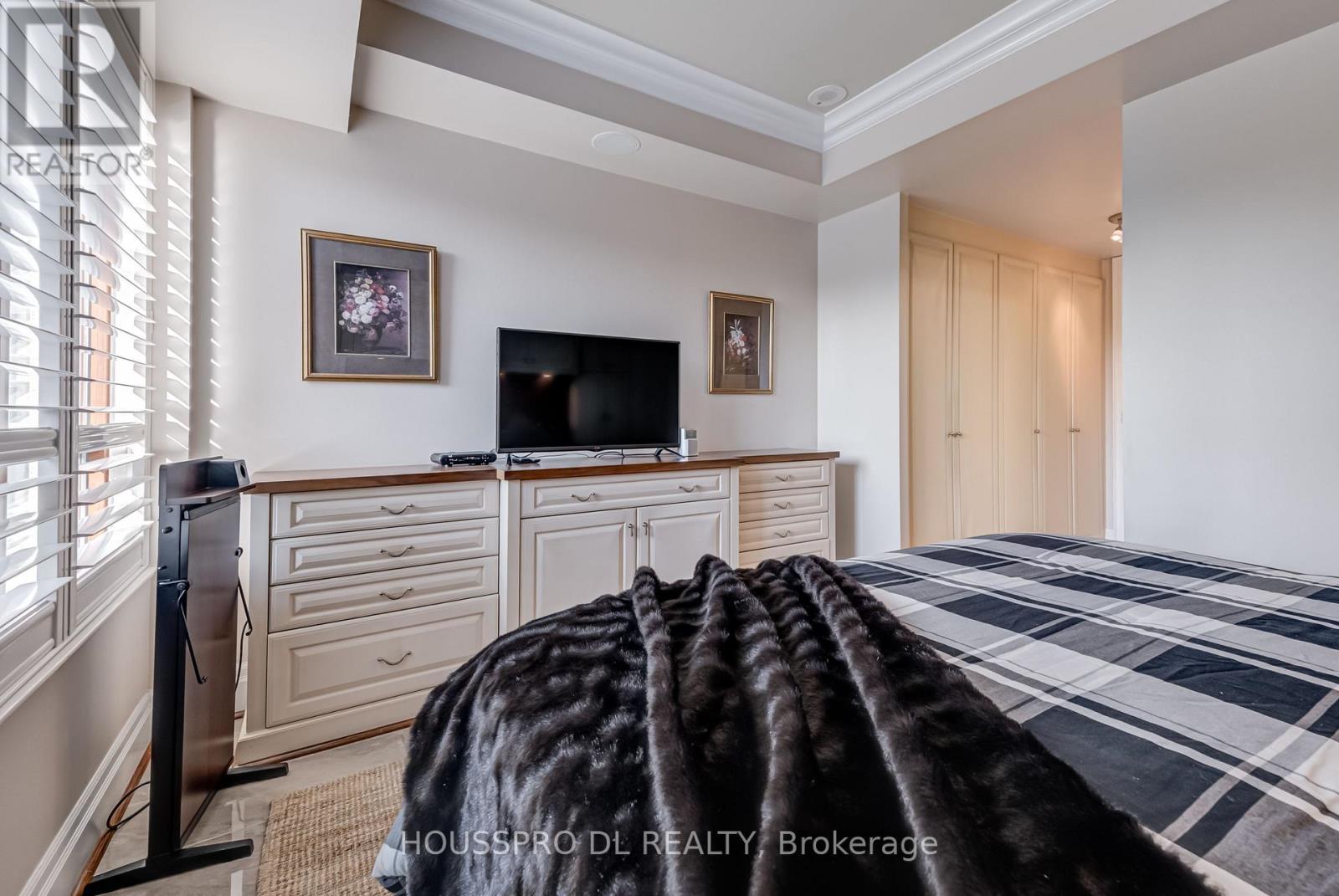 220 - 2095 Lake Shore Boulevard W, Toronto, Ontario  M8V 4G4 - Photo 25 - W12412233