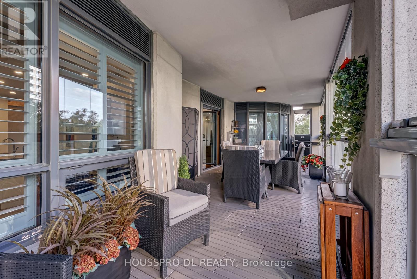 220 - 2095 Lake Shore Boulevard W, Toronto, Ontario  M8V 4G4 - Photo 33 - W12412233