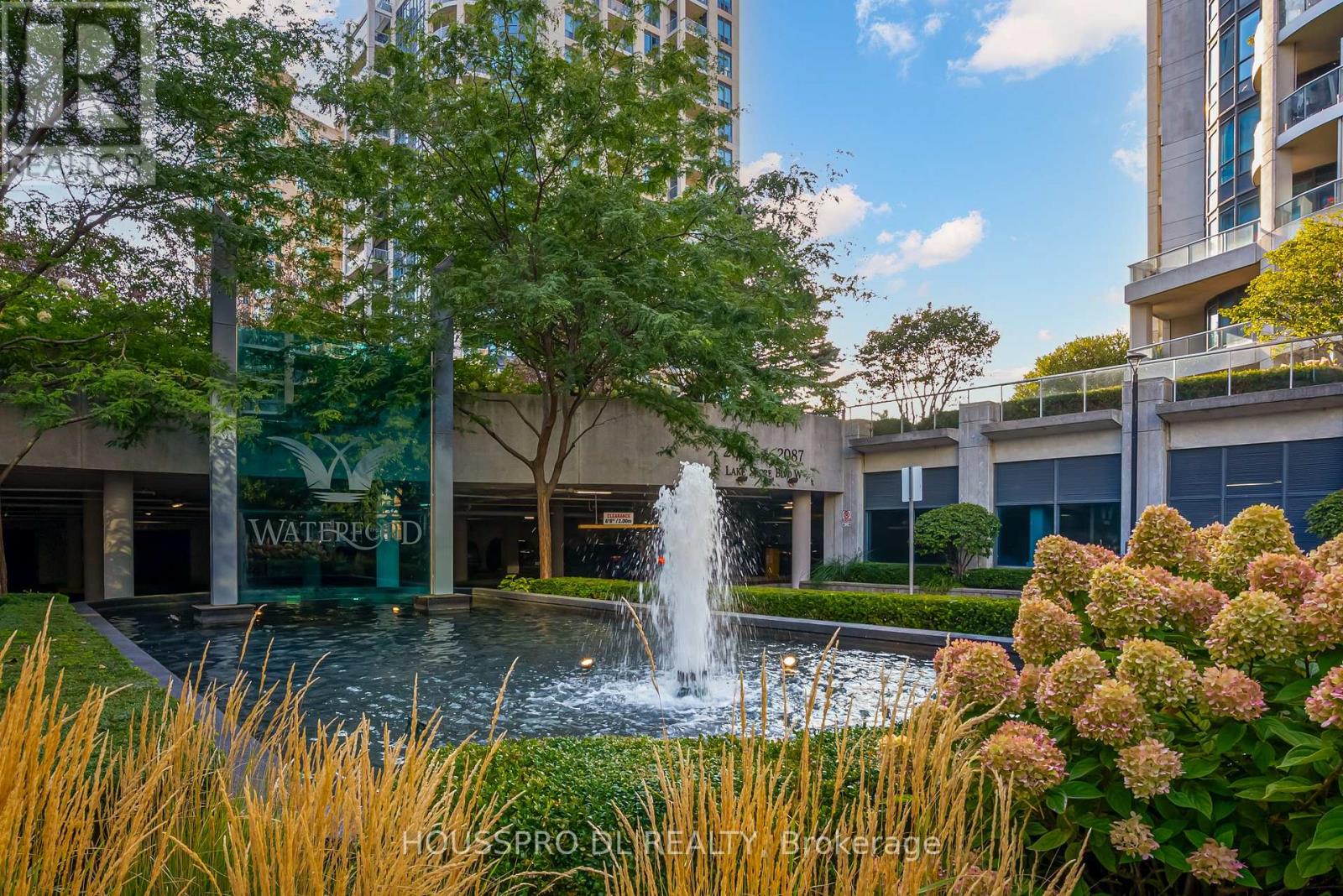 220 - 2095 Lake Shore Boulevard W, Toronto, Ontario  M8V 4G4 - Photo 5 - W12412233