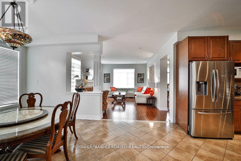 1335 Arrowhead Road, Oakville, Ontario  L6H 0B2 - Photo 15 - W12412257