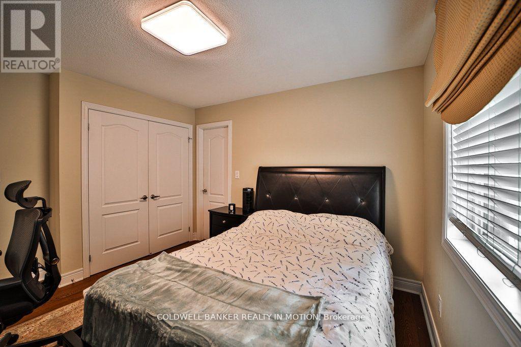 1335 Arrowhead Road, Oakville, Ontario  L6H 0B2 - Photo 26 - W12412257