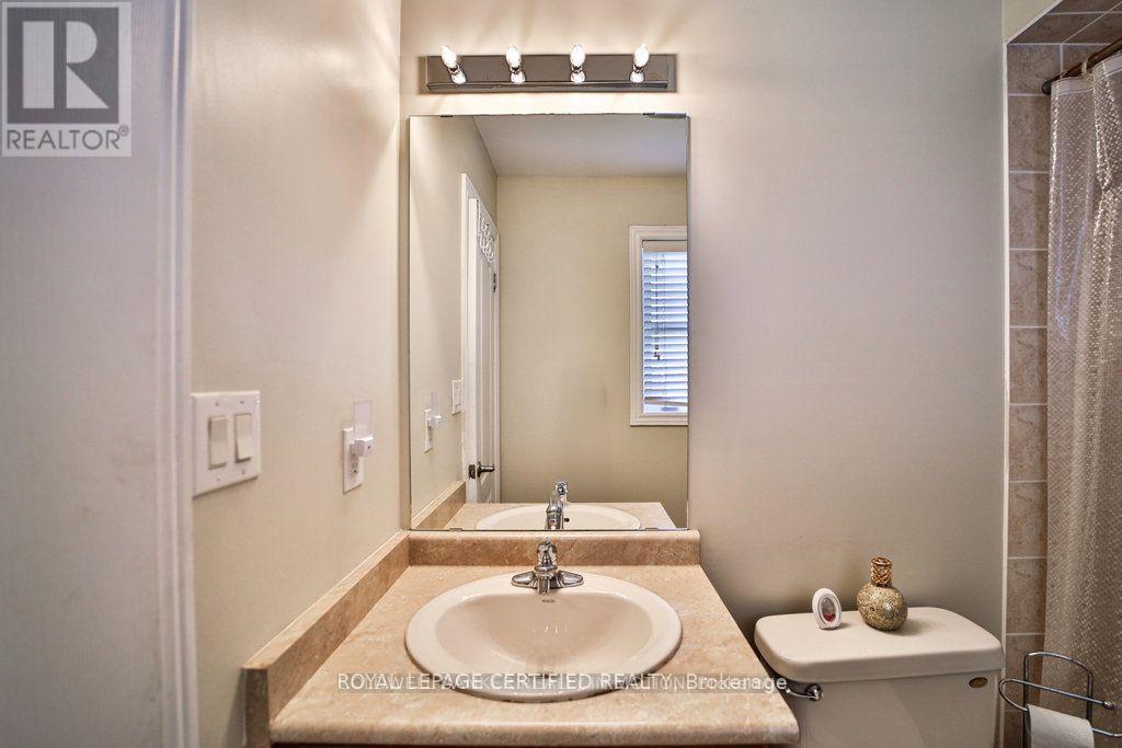 1335 Arrowhead Road, Oakville, Ontario  L6H 0B2 - Photo 33 - W12412257