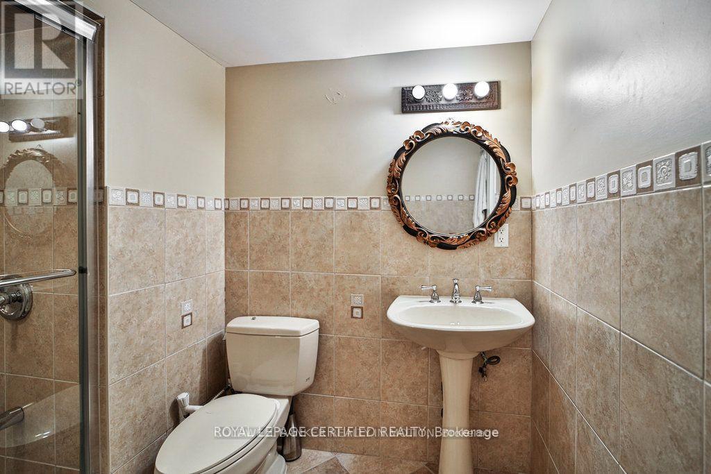 1335 Arrowhead Road, Oakville, Ontario  L6H 0B2 - Photo 45 - W12412257