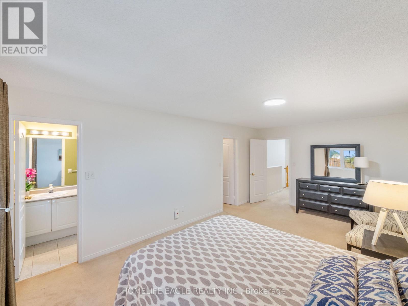 14 Corvette Court, Brampton, Ontario  L7A 2H7 - Photo 12 - W12412321