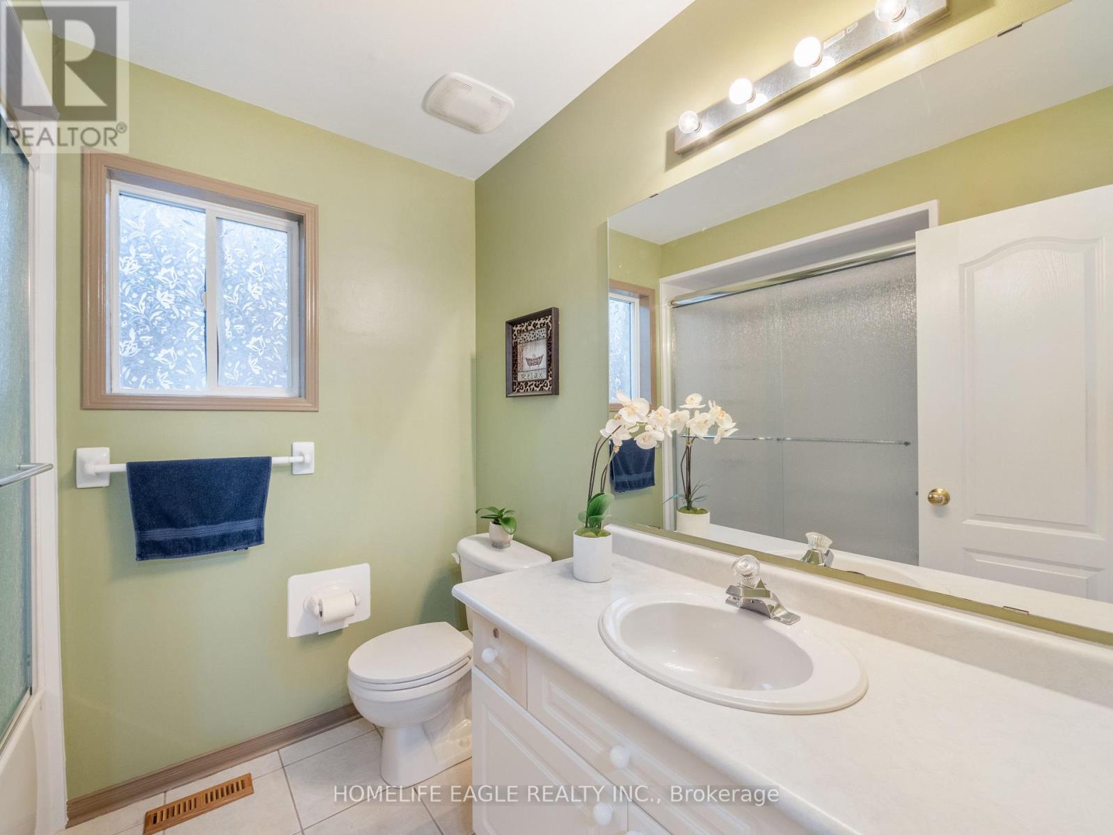 14 Corvette Court, Brampton, Ontario  L7A 2H7 - Photo 14 - W12412321