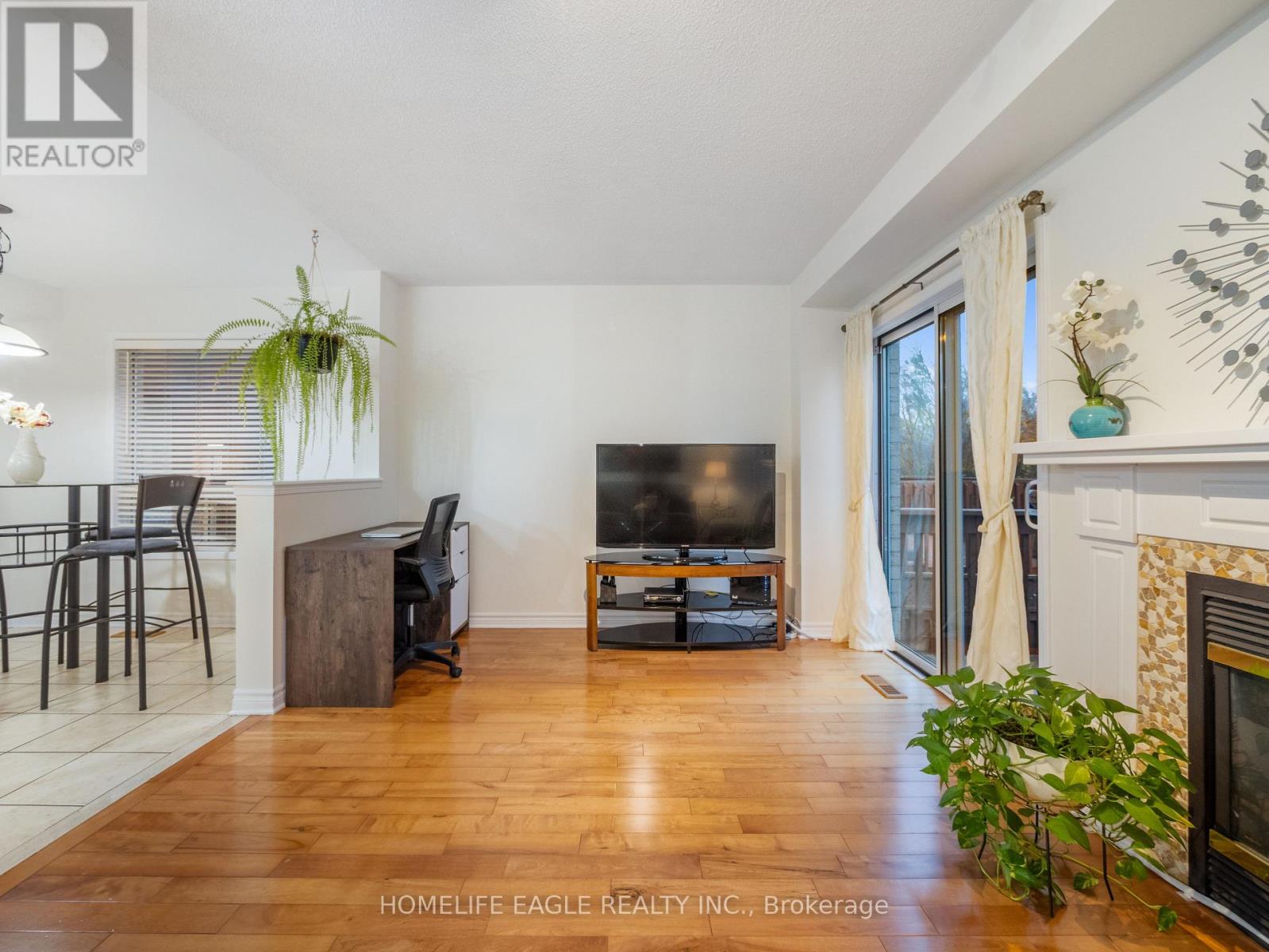 14 Corvette Court, Brampton, Ontario  L7A 2H7 - Photo 4 - W12412321