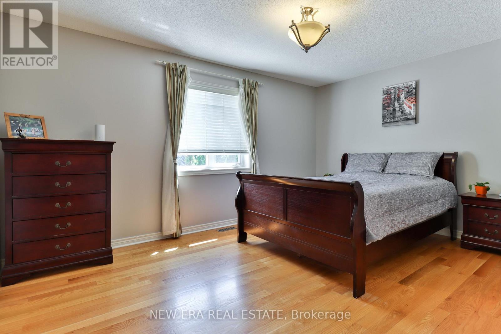 693 Gypsy Fly Crescent, Mississauga, Ontario  L5W 1H5 - Photo 25 - W12412332