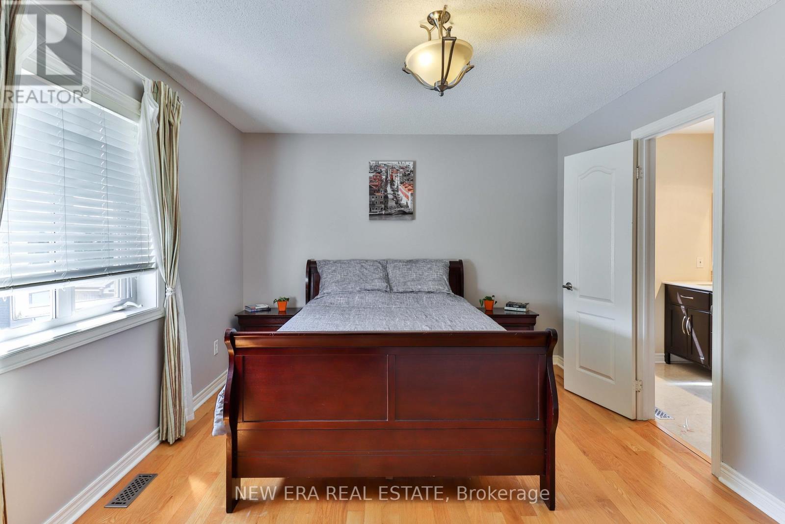 693 Gypsy Fly Crescent, Mississauga, Ontario  L5W 1H5 - Photo 26 - W12412332