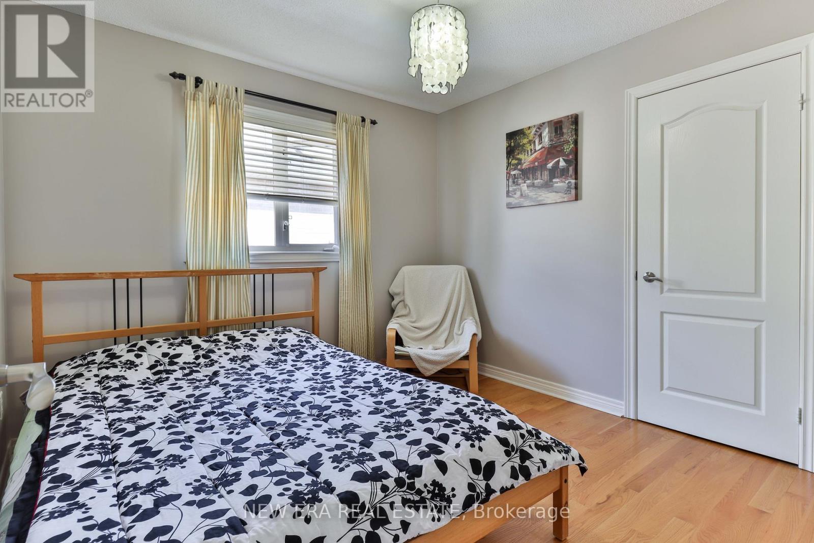 693 Gypsy Fly Crescent, Mississauga, Ontario  L5W 1H5 - Photo 31 - W12412332