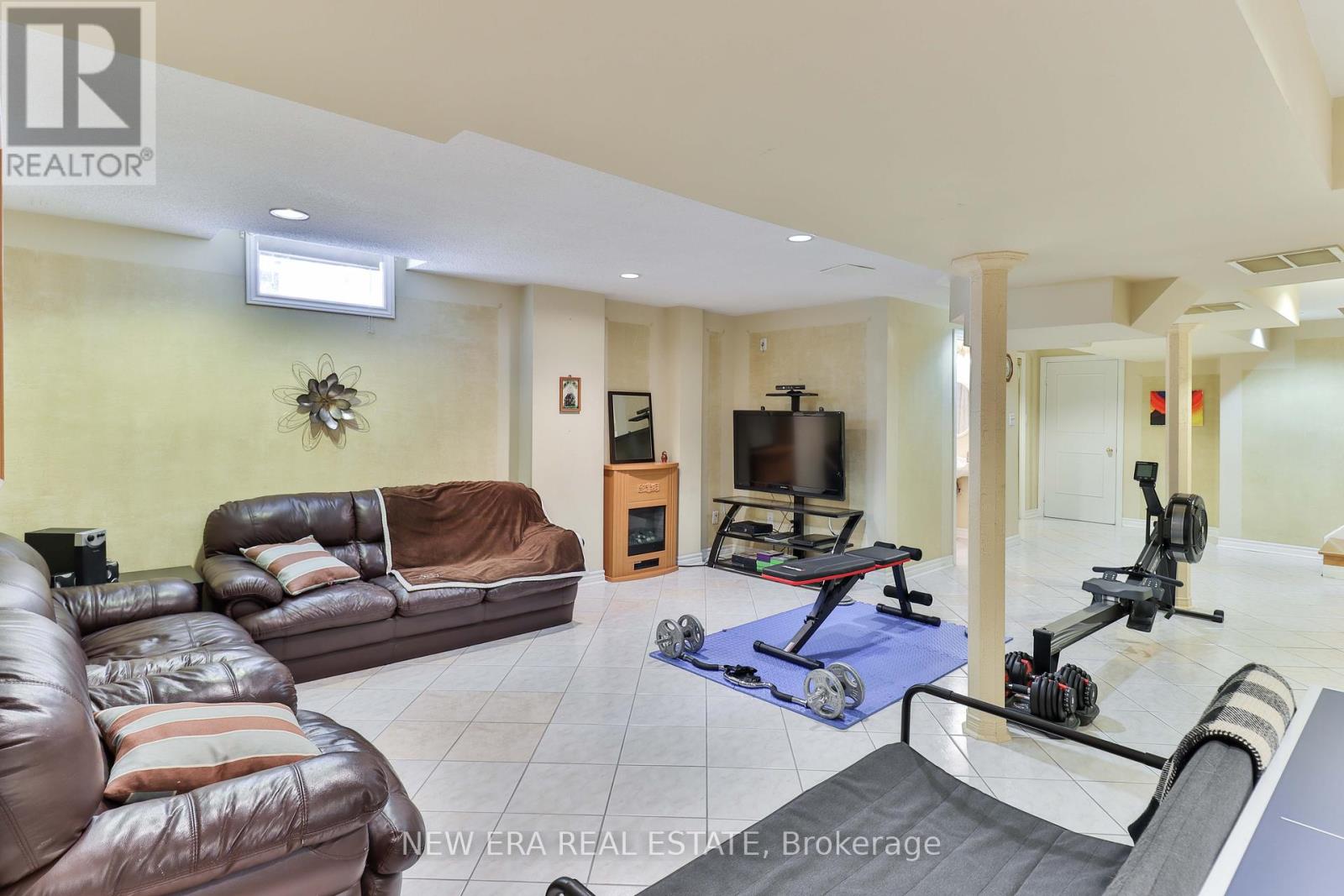 693 Gypsy Fly Crescent, Mississauga, Ontario  L5W 1H5 - Photo 34 - W12412332