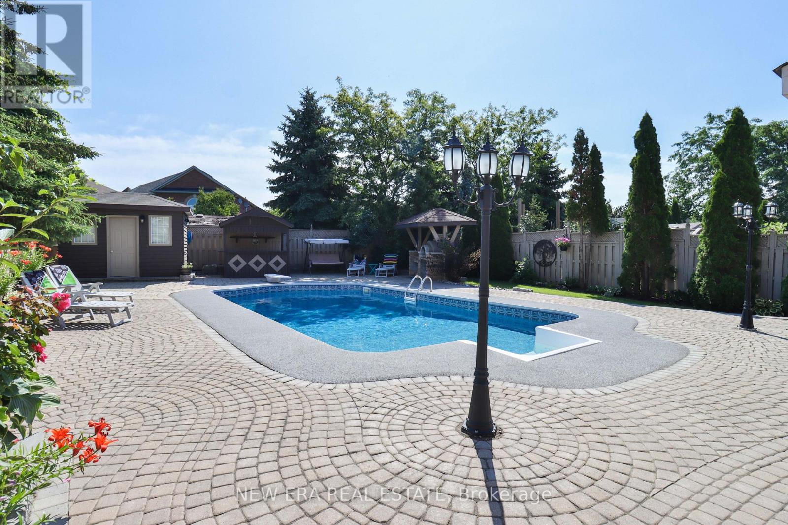 693 Gypsy Fly Crescent, Mississauga, Ontario  L5W 1H5 - Photo 39 - W12412332