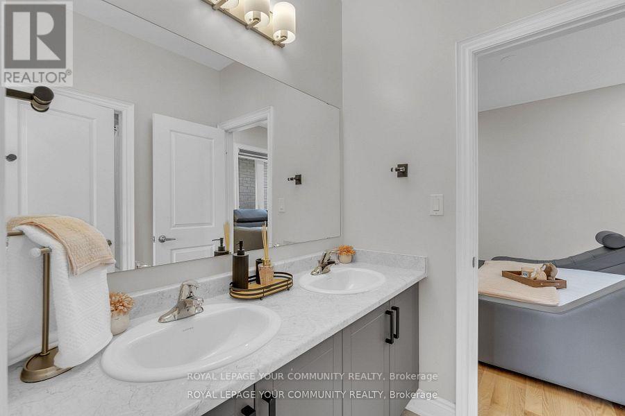 41 Marvin Avenue, Oakville, Ontario  L6H 0Z6 - Photo 18 - W12412353