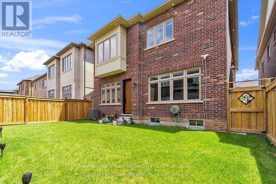 41 Marvin Avenue, Oakville, Ontario  L6H 0Z6 - Photo 30 - W12412353