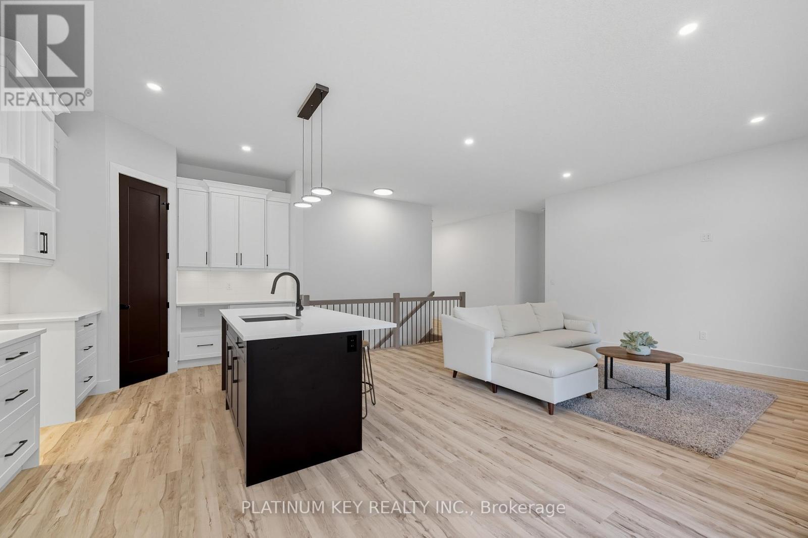 32 Briscoe Crescent, Strathroy-Caradoc, Ontario  N7G 4E2 - Photo 15 - X12412600