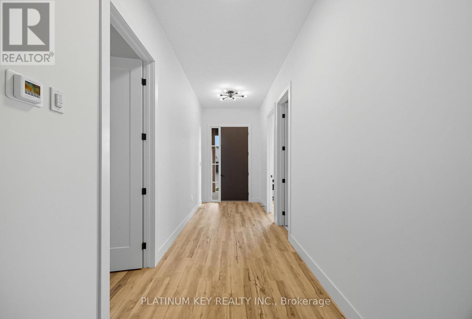 32 Briscoe Crescent, Strathroy-Caradoc, Ontario  N7G 4E2 - Photo 4 - X12412600