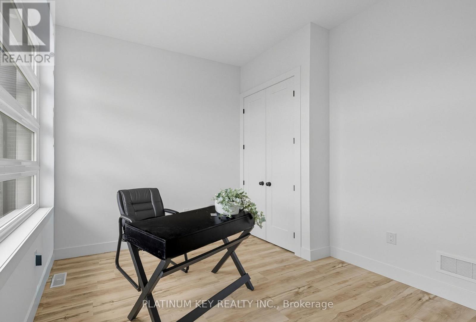 32 Briscoe Crescent, Strathroy-Caradoc, Ontario  N7G 4E2 - Photo 8 - X12412600