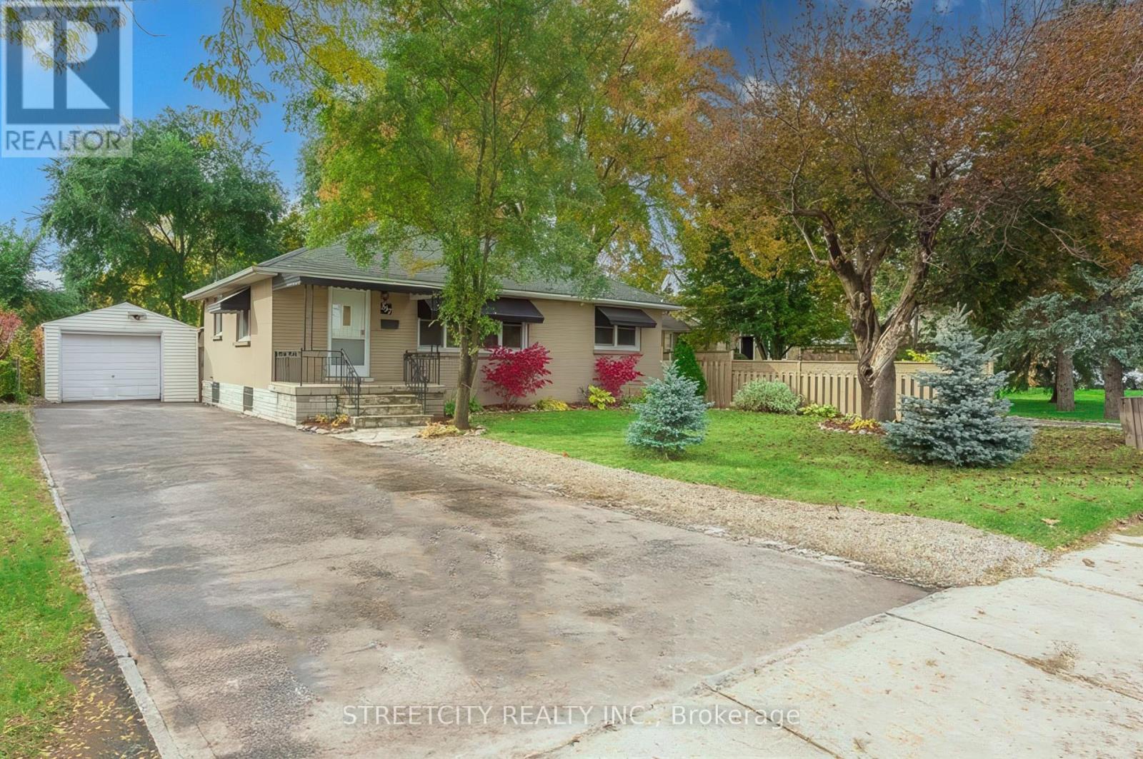 537 Clarke Road, London East, Ontario  N5V 2E1 - Photo 1 - X12412653