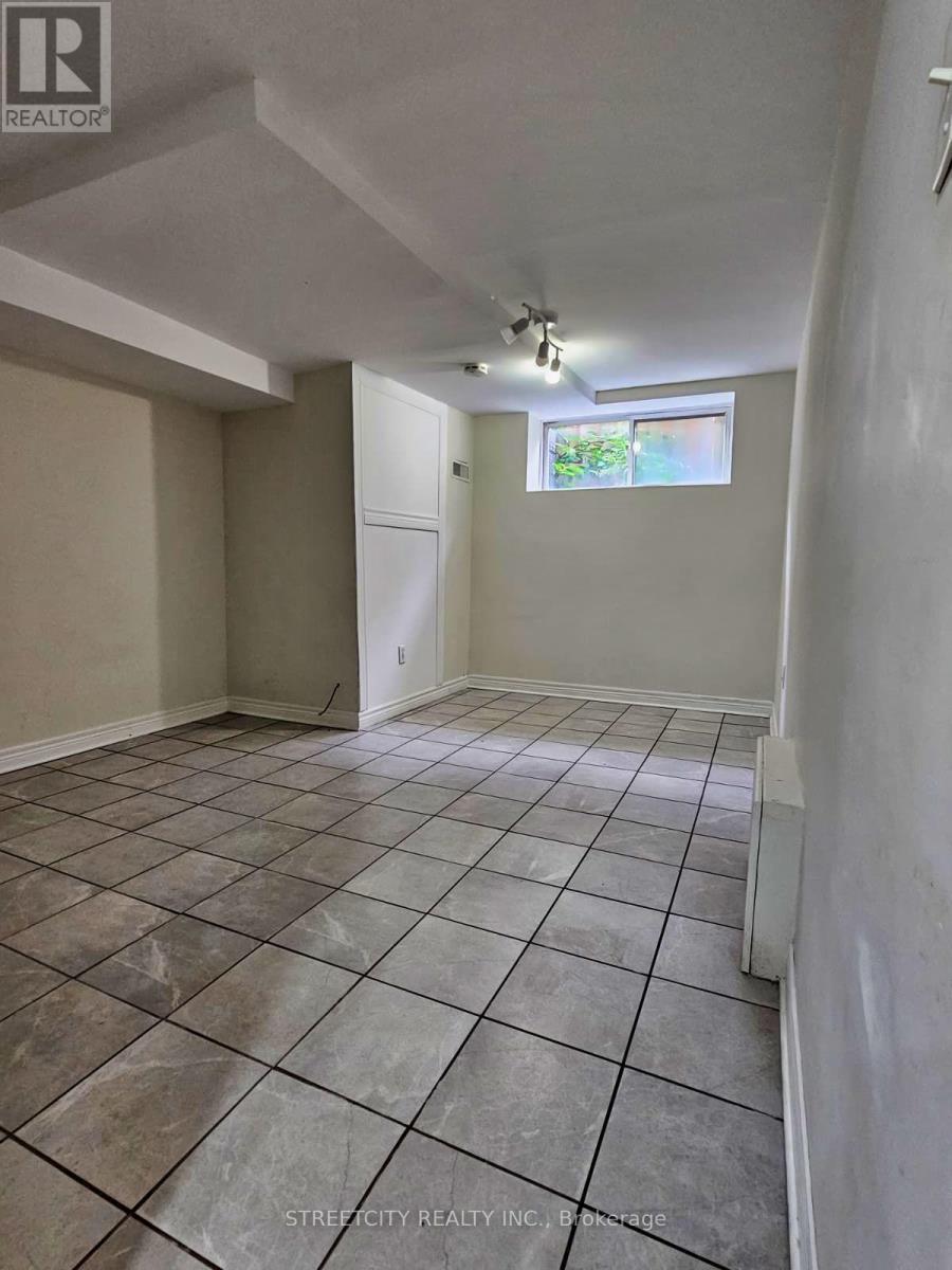 537 Clarke Road, London East, Ontario  N5V 2E1 - Photo 12 - X12412653