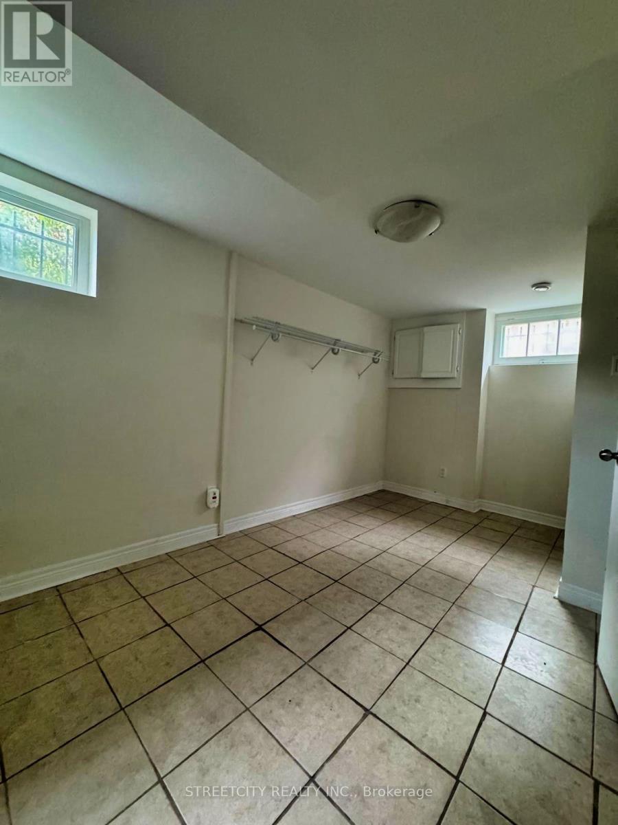 537 Clarke Road, London East, Ontario  N5V 2E1 - Photo 13 - X12412653