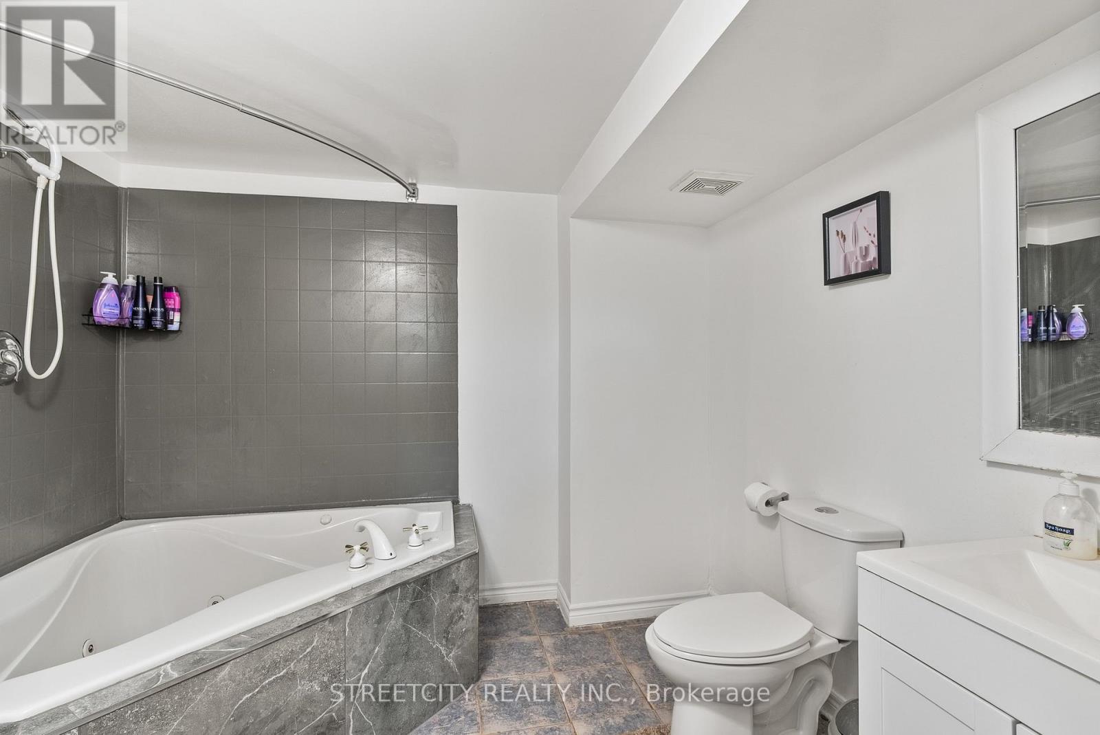 537 Clarke Road, London East, Ontario  N5V 2E1 - Photo 16 - X12412653