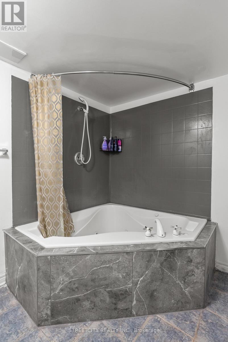 537 Clarke Road, London East, Ontario  N5V 2E1 - Photo 17 - X12412653