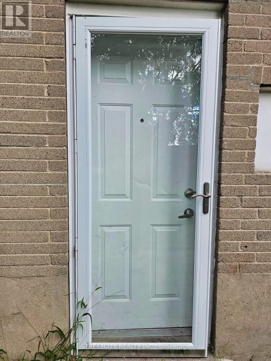 537 Clarke Road, London East, Ontario  N5V 2E1 - Photo 2 - X12412653