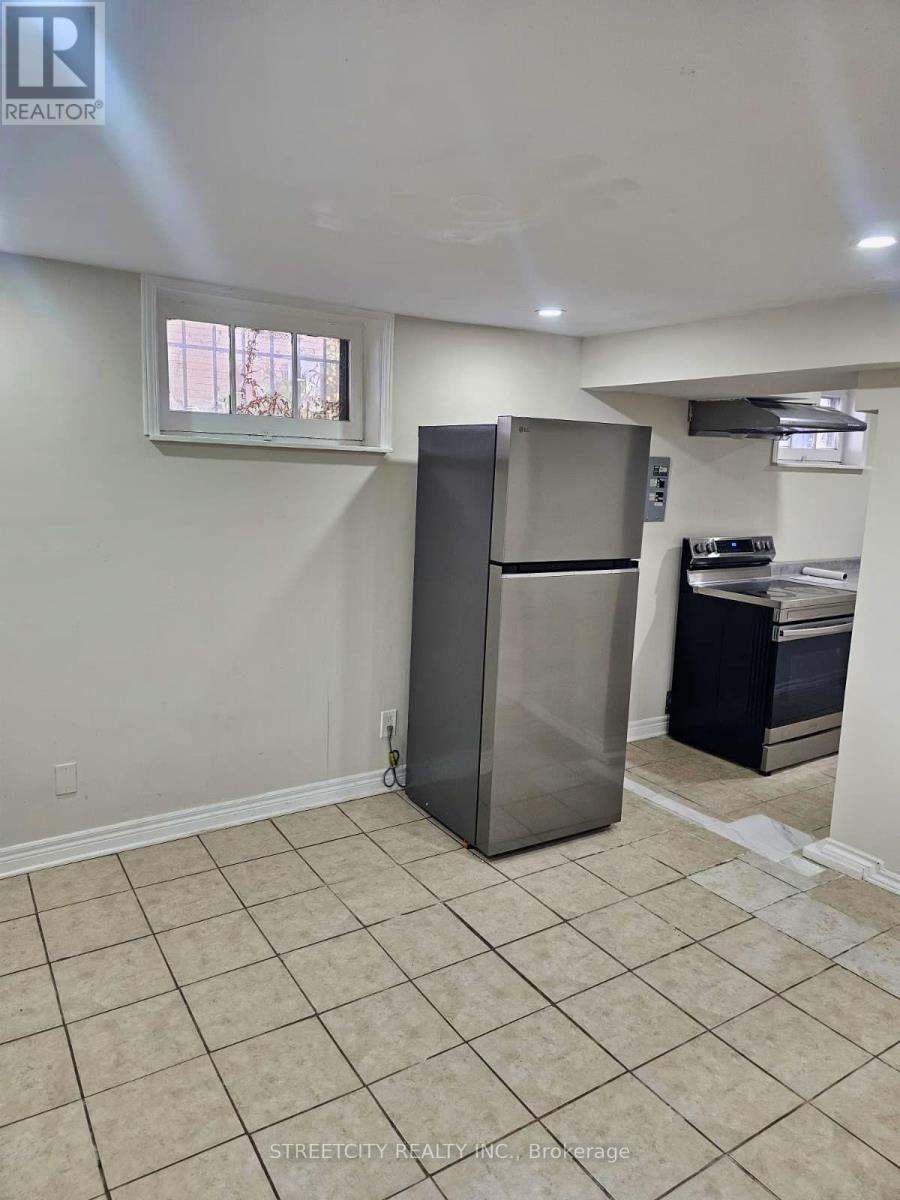 537 Clarke Road, London East, Ontario  N5V 2E1 - Photo 5 - X12412653