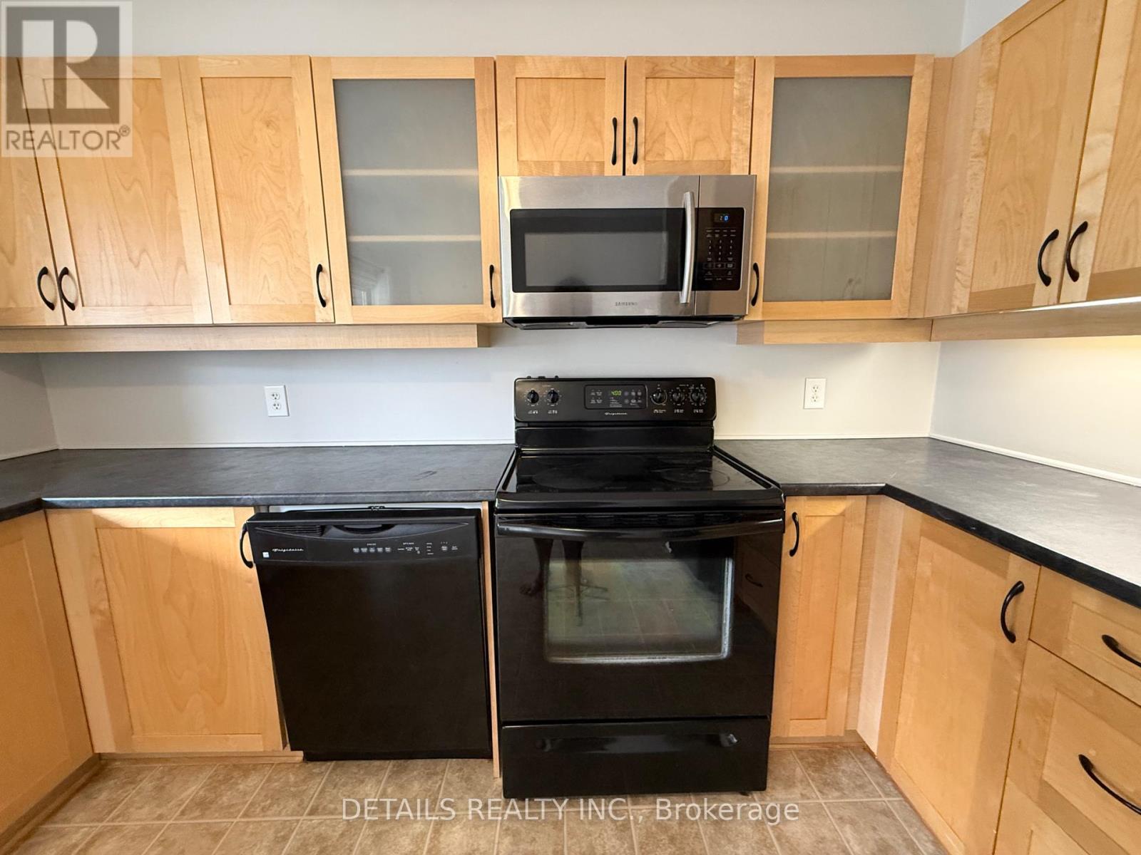 2065 Madrid Avenue, Ottawa, Ontario  K2J 0K4 - Photo 7 - X12412629